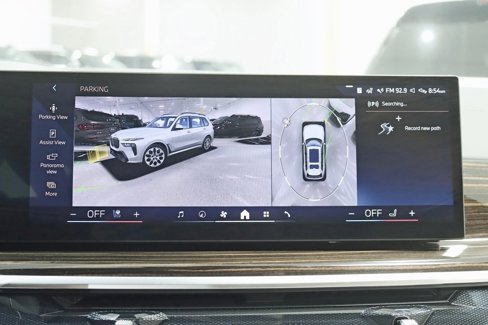 Used 2025 BMW X7 xDrive40i w/ M Sport Package image 22