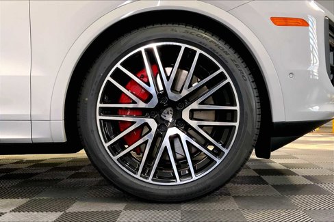 New 2026 Porsche Cayenne Turbo image 11