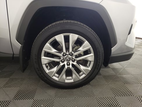 Used 2024 Toyota RAV4 XLE Premium image 8