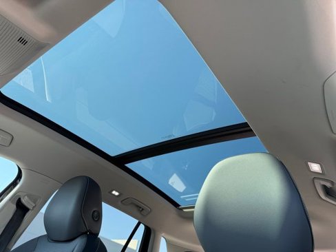 Certified 2025 Volkswagen Tiguan SE image 29