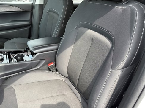 Used 2023 Jeep Grand Cherokee L Laredo w/ Luxury Tech Group I image 17