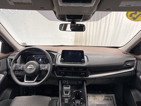 Used 2023 Nissan Rogue SV image 16
