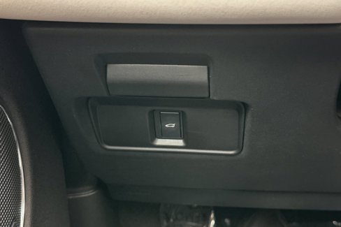 Certified 2024 Land Rover Discovery Sport S image 32