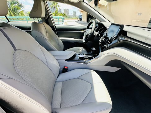 Used 2023 Toyota Camry XLE image 17