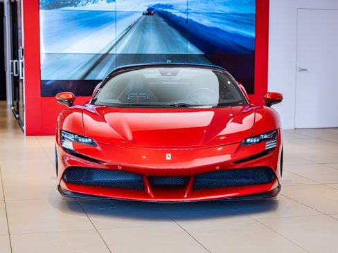Used 2021 Ferrari SF90 Stradale image 2