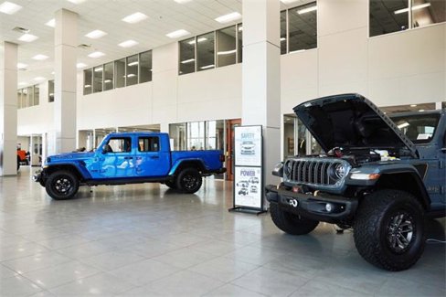 Certified 2022 Jeep Wrangler Unlimited Rubicon 4xe w/ Cold Weather Group image 44