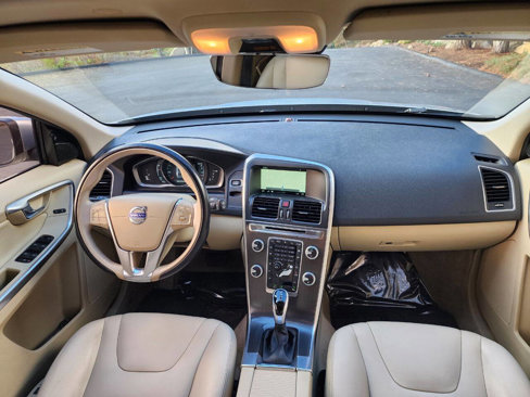 Used 2016 Volvo XC60 T5 Premier w/ Proximity Package image 10