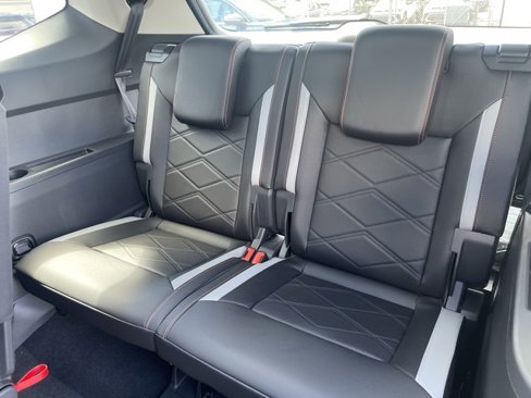 New 2025 Volkswagen Atlas Peak Edition SE image 15