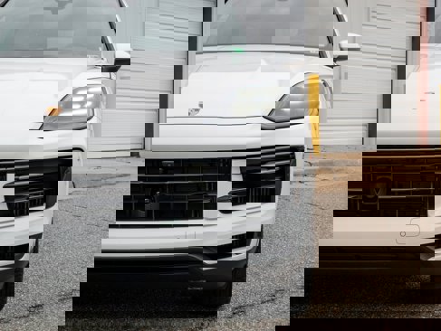 New 2025 Porsche Cayenne Coupe image 12
