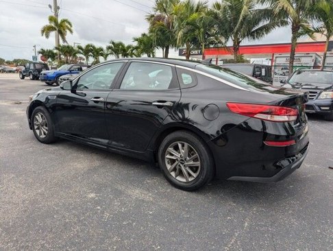 Used 2020 Kia Optima LX image 4