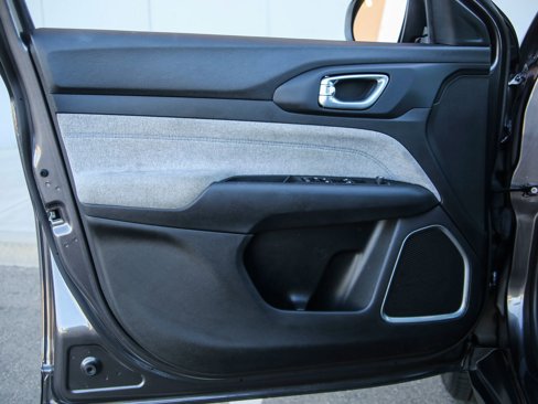 Used 2023 Jeep Compass Sport image 27
