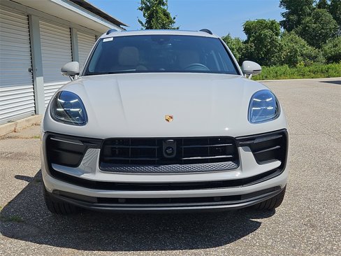 New 2026 Porsche Macan image 7