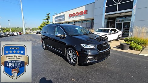 New 2026 Chrysler Pacifica Pinnacle w/ Trailer Tow Group image 1