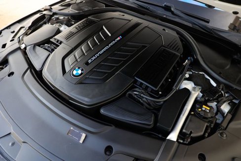 Used 2019 BMW M760i xDrive image 71