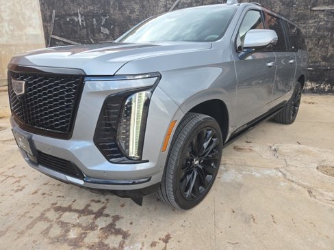 New 2026 Cadillac Escalade ESV Platinum Sport w/ LPO, ONYX Package image 1