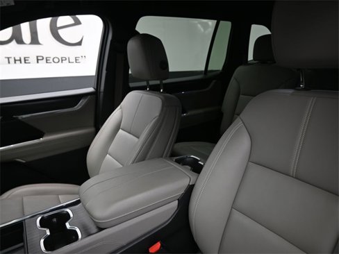 Used 2024 GMC Acadia Elevation w/ Super Cruise Package image 16