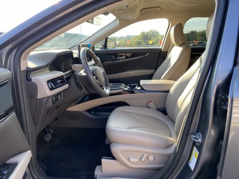 Used 2023 Lincoln Nautilus AWD w/ Premium Package image 9