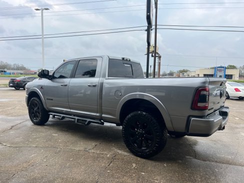 Used 2020 RAM 2500 Laramie w/ Night Edition image 9