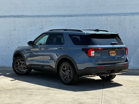 New 2025 Ford Explorer ST-Line w/ Premium Package image 4