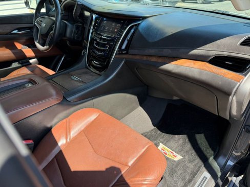 Used 2017 Cadillac Escalade Premium Luxury w/ LPO, Radiant Package image 16