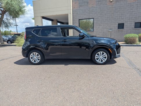 Certified 2023 Kia Soul LX image 2