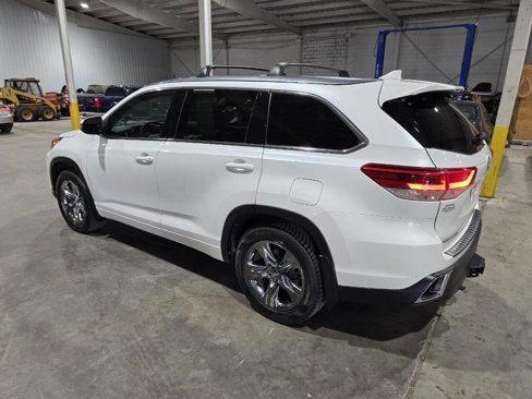 Used 2018 Toyota Highlander AWD V6 image 8