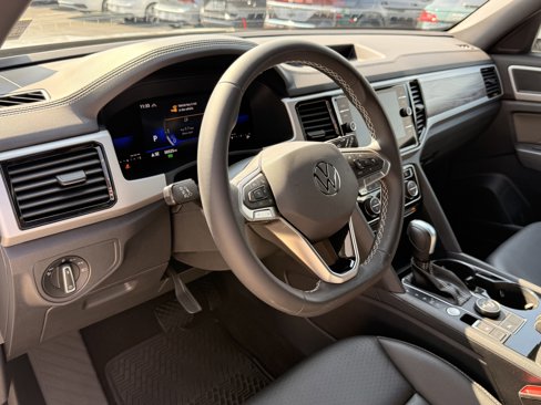 Used 2022 Volkswagen Atlas Cross Sport SE image 28