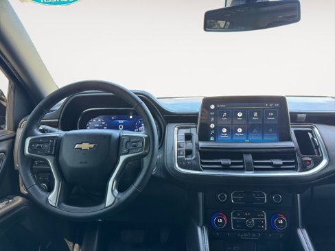 Used 2022 Chevrolet Suburban LT w/ Luxury Package image 6