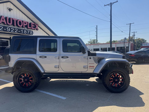 Used 2018 Jeep Wrangler Unlimited Sahara w/ Cold Weather Group image 3