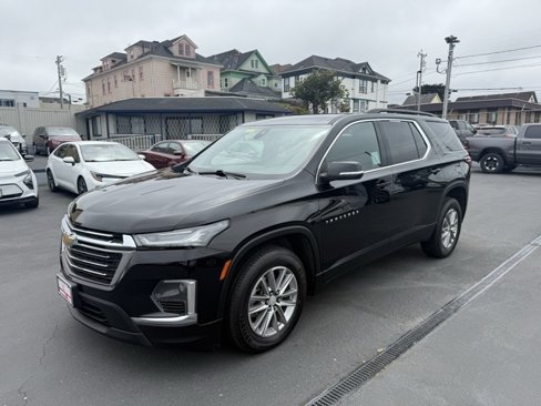 Used 2023 Chevrolet Traverse LT image 1