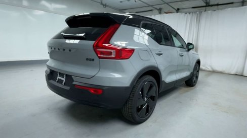 New 2026 Volvo XC40 B5 Ultra w/ Climate Package image 22