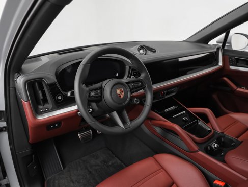 New 2026 Porsche Cayenne S image 4