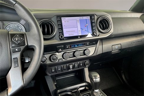 Used 2022 Toyota Tacoma TRD Off-Road image 6