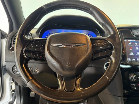 Used 2019 Chrysler 300 S image 16