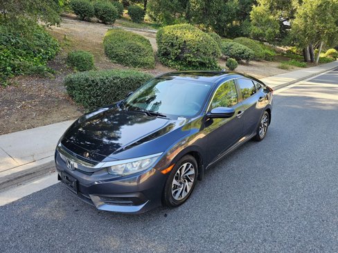 Used 2018 Honda Civic EX image 2