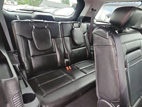 Used 2024 Ford Explorer XLT w/ Equipment Group 202A image 15