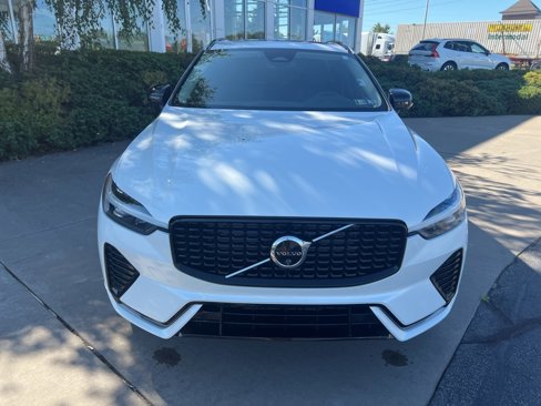 Certified 2025 Volvo XC60 B5 Plus image 8