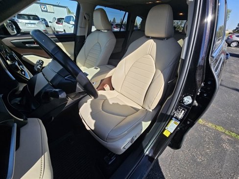 Used 2021 Toyota Highlander XLE image 11