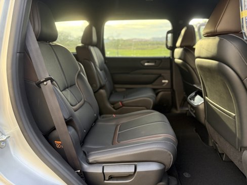 New 2026 Nissan Armada SL w/ Captain's Chari Seat Package image 24