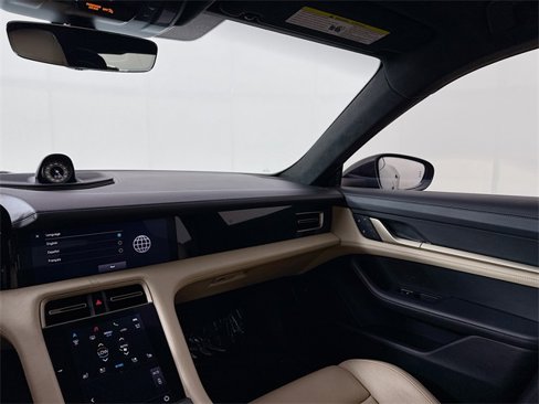Certified 2022 Porsche Taycan GTS image 18