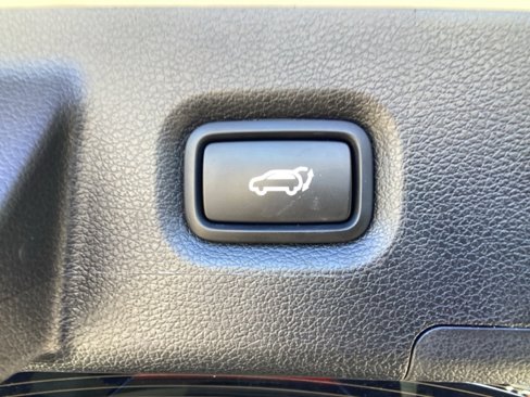 Used 2023 Hyundai Santa Fe SEL Premium image 17