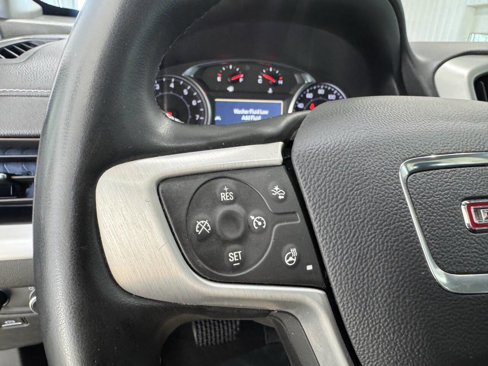 Used 2024 GMC Terrain SLT image 14