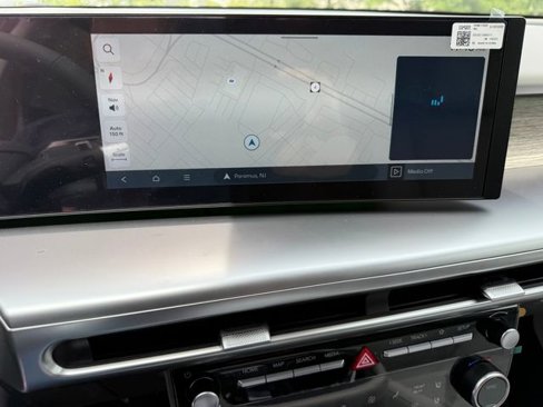 New 2026 Hyundai Ioniq 9 SEL image 2