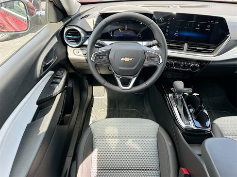 New 2025 Chevrolet Trax LT w/ Driver Confidence Package image 15