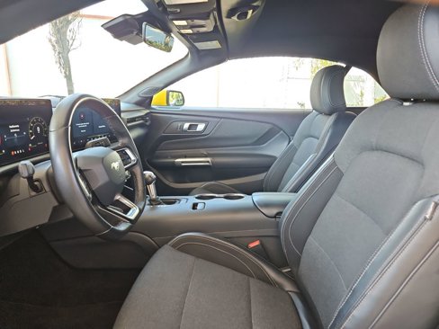 Used 2024 Ford Mustang Convertible image 28