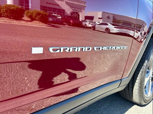 New 2024 Jeep Grand Cherokee Limited 4xe w/ Luxury Tech Group II image 28