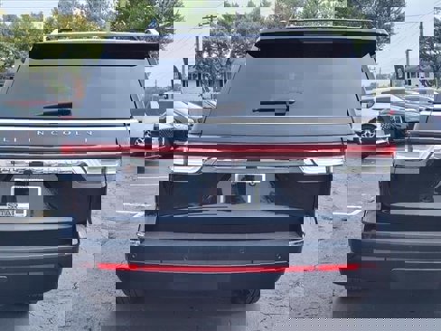 New 2022 Lincoln Navigator 4WD image 29
