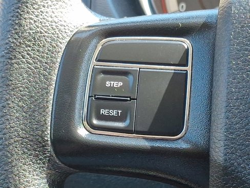 Used 2016 Dodge Grand Caravan SXT image 22