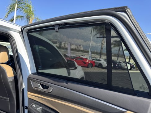 Certified 2024 Volkswagen Atlas Cross Sport SE w/ Panoramic Sunroof Package image 36