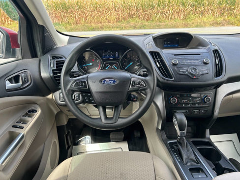 Used 2018 Ford Escape SE image 21